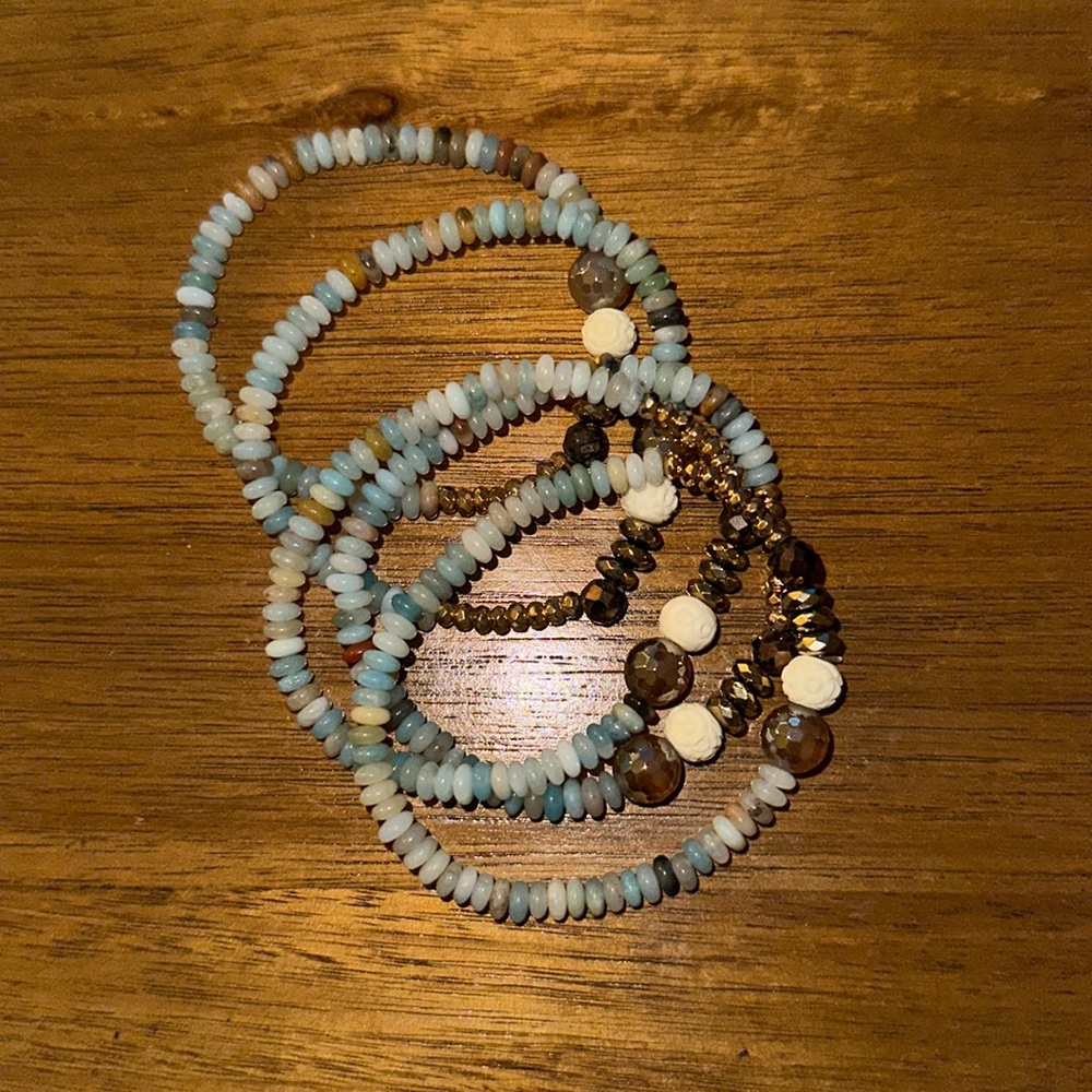 NEW never worn beaded bracelet set, turquoise, gold, white. Shiny and fits snug